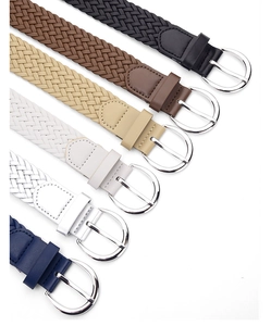 Collection de fines ceintures tressées en PU avec boucles en D argentées en six couleurs
