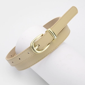 Ceinture fine vintage en similicuir beige avec boucle fer à cheval dorée femme