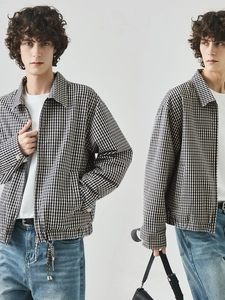 Casual herenjas met zwart-wit geruit patroon, ritssluiting en een relaxte pasvorm