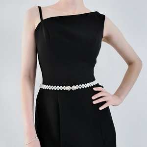 Chaîne de Taille en Künstliche Perles Élégante pour Femmes Boucle Noeud Papillon en Strass Ceinture Fine Élastique pour Robes Pulls Accessoire Doux