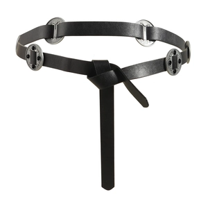 Ceinture noire bohème vintage avec disques métalliques gravés et fermeture à nœud élégante
