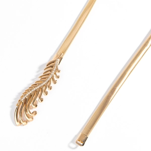 Eleganter goldener Metall-Federgürtel für Damen mit funkelnder Kristall-Federschnalle
