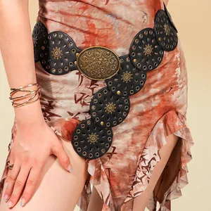 Cintura da Donna Vintage Bohemien in Pelle PU Traforata Con Grande Fibbia Ovale in Lega Goffrata Cintura Etnica