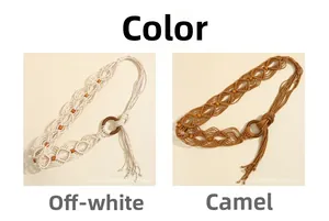 Détail de ceintures tressées bohèmes avec perles en bois et boucles rondes en beige et camel