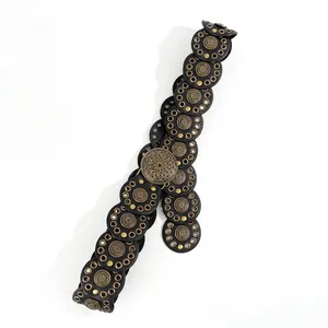 Vintage boho lederen riem voor dames met bronzen metalen gesp en mandala reliëfpatroon