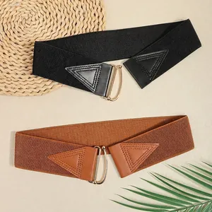 Elastischer breiter Taillengürtel in Schwarz und Karamelbraun mit goldener D-Ring-Schnalle