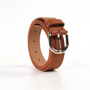 Ceinture en cuir marron à grain litchi avec boucle fer à cheval et trous réglables