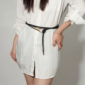 Ceinture Fine en Cuir PU Minimaliste pour Femmes Style Ethnique Ceinture à Nouer Avec Boucle en Métal en U Dorée