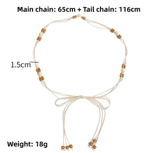 Detail der gewebten Bohème-Taillenkette mit Holzperlen und Quasten, 18g leichtes Design