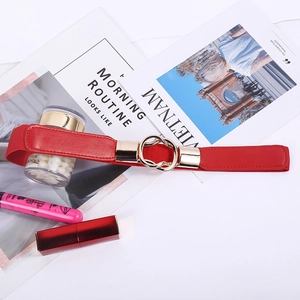 Ceinture élastique rouge tendance pour femme avec boucle dorée à double anneau