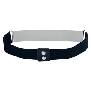 Détail de la ceinture élastique avec plaque métallique miroir et boutons-pression