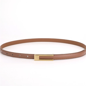 Fine ceinture classique en cuir marron avec boucle dorée rectangulaire pour femme
