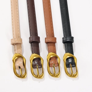 Ceintures fines en cuir pour femmes en noir et marron avec boucles dorées de style vintage