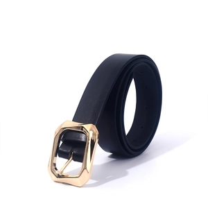 Ceinture classique en similicuir noir pour femme avec boucle carrée dorée élégante