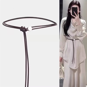 Ceinture Corde Fine en Cuir PU Minimaliste pour Femmes Corde de Taille Nouée Réglable Avec Boucle à Ressort en Métal pour Robes