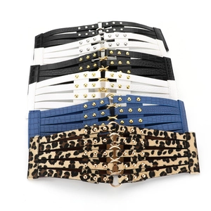 Ceinture large élastique pour femme avec boucle anneau en métal et rivets en plusieurs couleurs