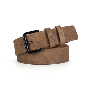 Ceinture vintage en cuir marron mat pour femmes avec boucle à ardillon noire minimaliste