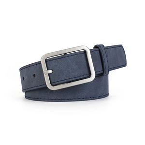 Cintura minimalista in pelle smerigliata blu navy con fibbia quadrata e cuciture fini