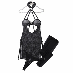 Ensemble de lingerie en dentelle noire sexy avec dos nu ajouré et bas assortis