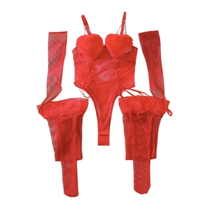 Rotes Spitzen-Body-Set mit Herz-Kunstpelz-Details und Netz-Accessoires für Damen