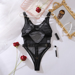 Body en maille noire transparente avec détails dorés et décor floral élégant