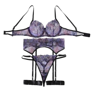 Ensemble lingerie violet trois pièces avec broderie florale soutien-gorge et string