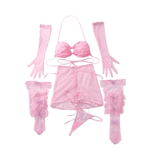 Ensemble lingerie sexy en résille rose avec haut licou, minijupe, gants et bas papillon