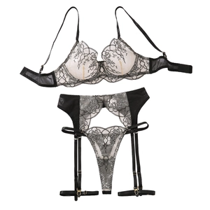 Ensemble de lingerie 3 pièces en dentelle florale noir et blanc avec porte-jarretelles
