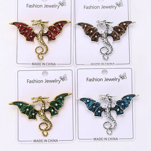 Détails de broches dragon en quatre couleurs d'émail avec strass brillants pour costumes