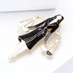 Creative Lawyer Professional Figure Enamel Brooch Gold Plated Alloy Scale Justice Pin For Suit Collar Jewelry Gift