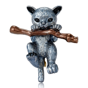 Cute Cartoon Alloy Cat Clinging To Branch Brooch Pin Drip Oil Enamel Animal Corsage For Women Men Fashion Accessories