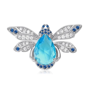 Broche abeille en alliage argenté avec une grande pierre bleue et des ailes en cristal