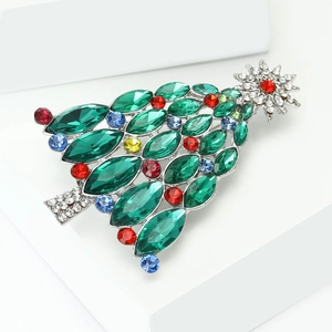 Broche de sapin de Noël en cristal vert avec strass colorés sur une base en alliage argent