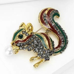 Sparkling crystal squirrel brooch with alloy gold plating and pearl accent for women and men
