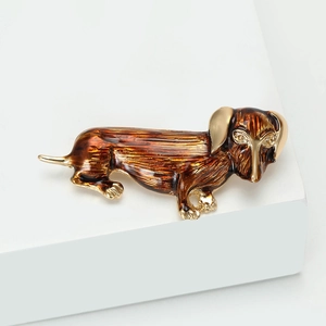 Charming dachshund dog brooch with golden alloy base and gradient enamel finish