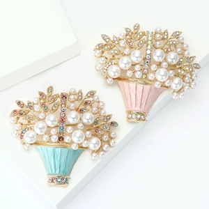 Elegante goldene Blumenkorb-Brosche mit weißen Perlen und bunten Strasssteinen