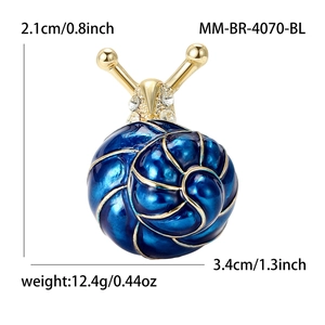 Broche escargot élégante en émail bleu et cristaux, dimensions 3,4cm x 2,1cm