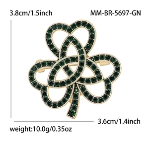 Broche trèfle élégante dorée avec strass verts et design évidé pour femmes