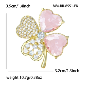 Broche trèfle rose en finition dorée avec diamants blancs, accessoire de 3,5 cm