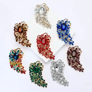 Luxury Alloy Rhinestone Flower Brooch Large Vintage Crystal Corsage Pin For Women Wedding Banquet Clothing Accessory