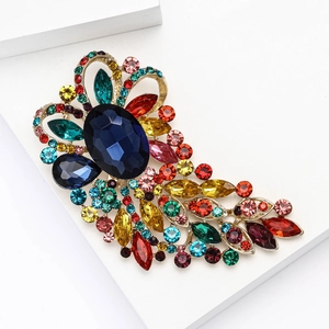 Vintage gold alloy brooch with colorful glass gemstones for women suits and coats