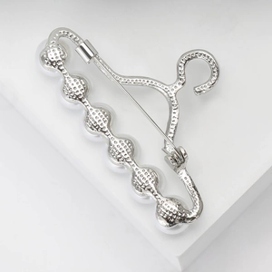 Mode Silber Kleiderbügel Brosche mit eleganten weißen Perlen und funkelnden Strasssteinen