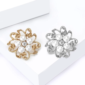 Broches florales élégantes en alliage avec perles et zircons en finitions or et argent