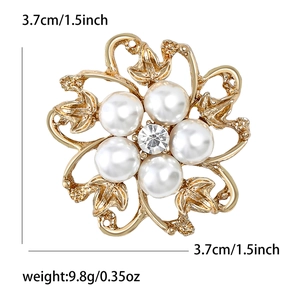 Élégante broche fleurie en perles avec finition dorée et strass pour vêtements femme