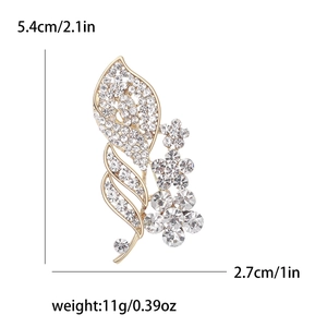 Elegant floral leaf brooch with clear rhinestones and gold plating for women suits