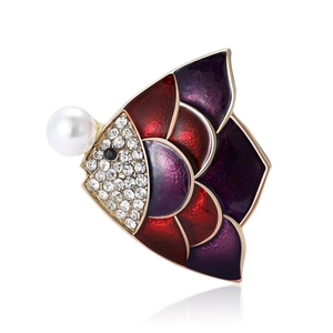 Elegante Spilla a Forma di Pesce in Lega con Strass e Smalto Con Perla Artificial Sintetica Spilla di Lusso a Forma di Animale per Donna Accessori Gioielli