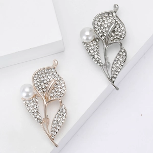 Broche Élégante en Forme de Fleur d'Arum en Alliage Avec Strass et Künstliche Perle Synthétique Bijoux pour Femme Décoration de Costume Pull Mariage Banquet Cadeau