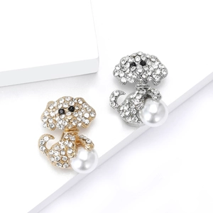 Schattige hondenbroches van legering met witte strass-steentjes en parels in goud en zilver