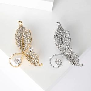 Élégante Broche Feuille en Alliage Avec Ornement en Strass Et Perle Artificielle Corsage Plante de Mode Pour Femme Mariage Banquet