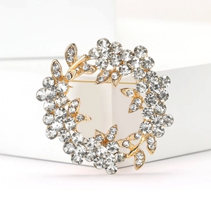 Broche couronne en alliage doré élégante avec strass en cristal pour costume femme